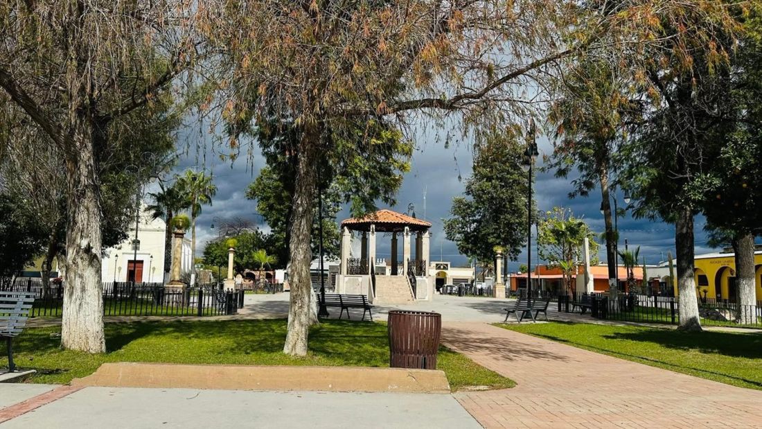 Gazebo and church in the plaza of Rayón